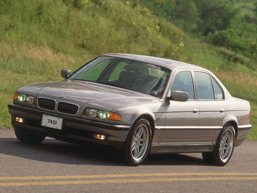  BMW 740i 1998 года  (US) (фото 2 из 10)